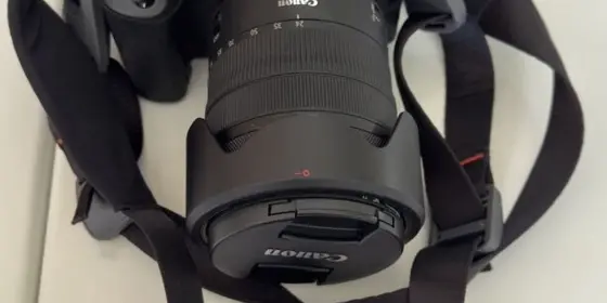 Canon EOS R6 Mark II mit RF 24-105 mm 4.0 L IS USM Objektiv ansehen